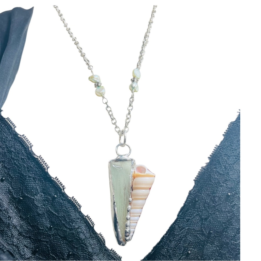 Green Sea Glass & Conch Pendant W/ Freshwater Pearls Encased Silver-Blend Frame - Picture 11 of 16